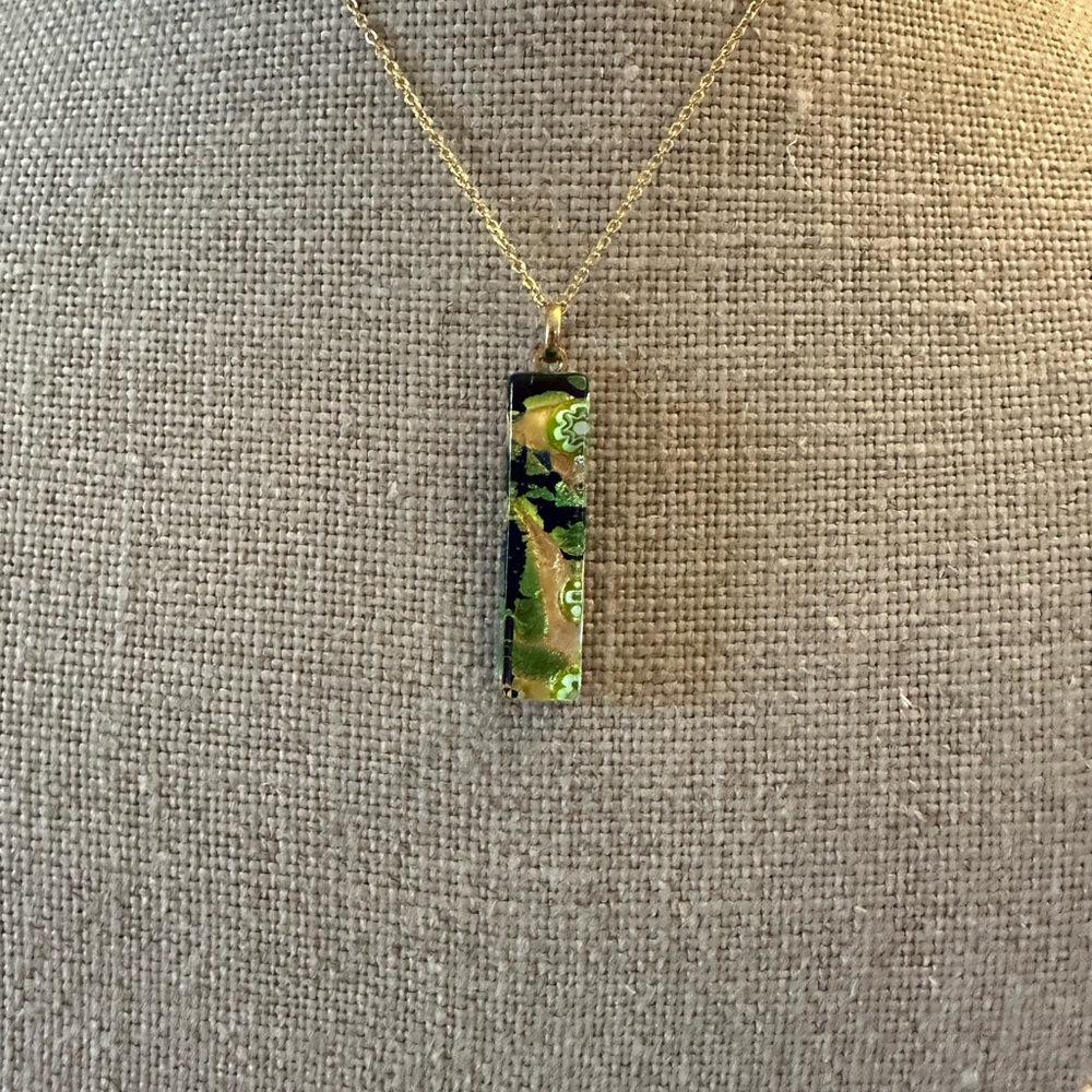 Vintage, hand crafted glass necklace pendant on a 19” chain. - Picture 2 of 6